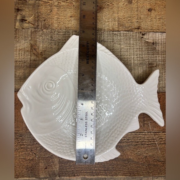 Olfaire World Market White Textured Fish Shaped Bowl Serving Bowl Made Portugal - Picture 9 of 9